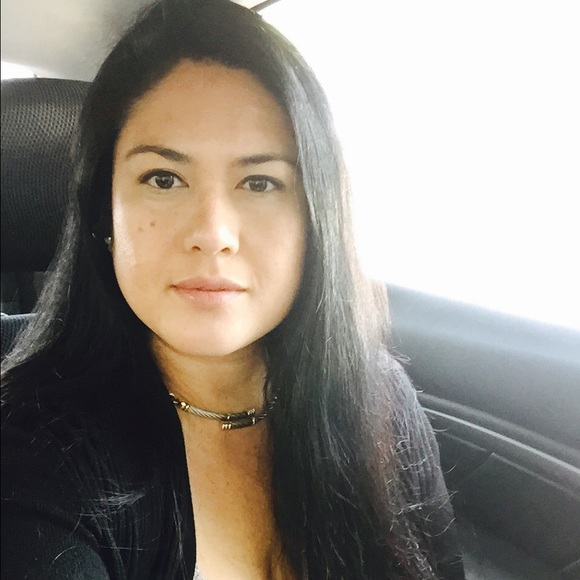 Meet your Posher, Emmy - Picture 2 of 4