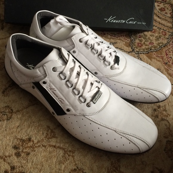 Men's white Kenneth Cole golf shoes