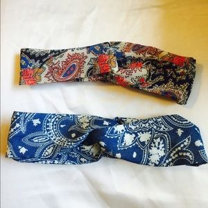 Two headbands with twist in the front
