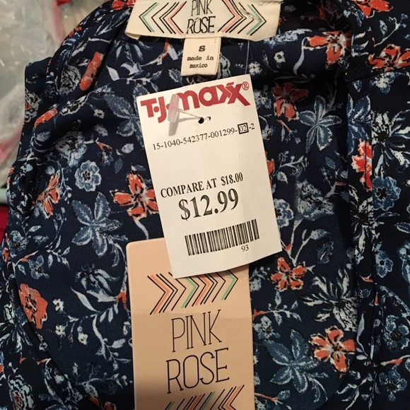 Pink rose pattern blouse - Picture 2 of 2