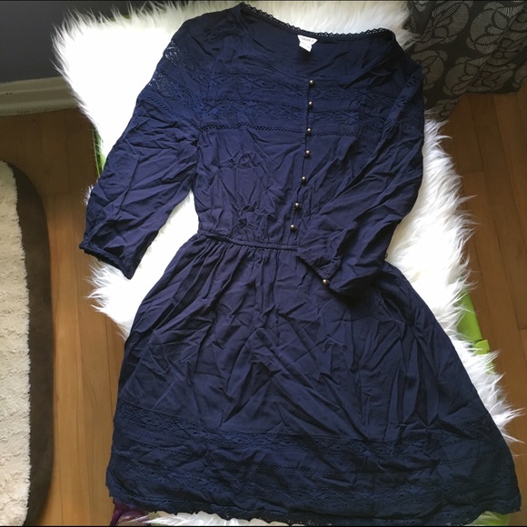 FOREVER 21 navy blue dress with lace detail