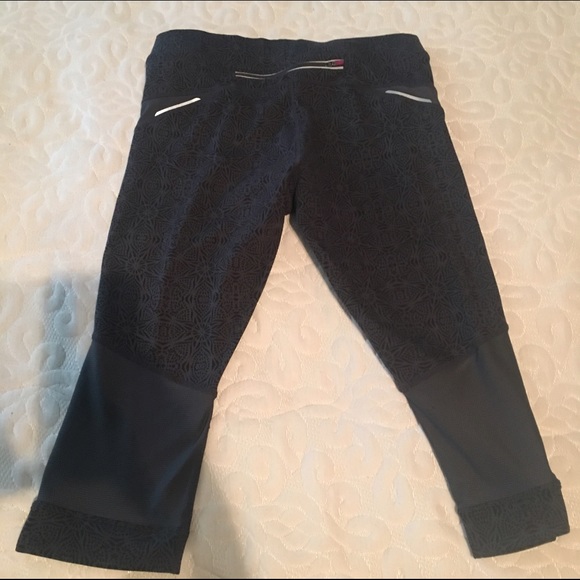 Athleta Capri - Picture 3 of 4