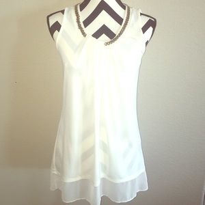 White House Black market beige XS Long Top