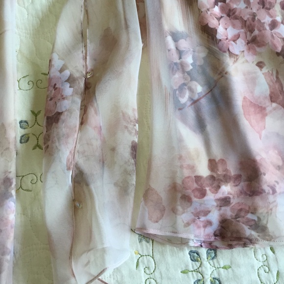 Elegant Hibiscus long skirt and top - Picture 2 of 4