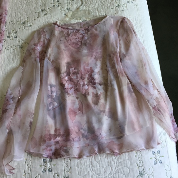 Elegant Hibiscus long skirt and top - Picture 3 of 4