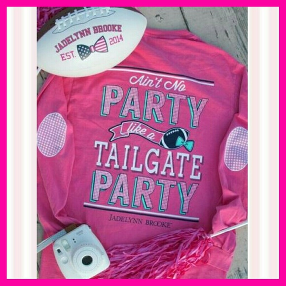 NWOT Jadelynn Brooke tailgate long sleeve shirt