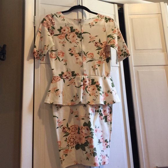 Dress - Picture 2 of 2