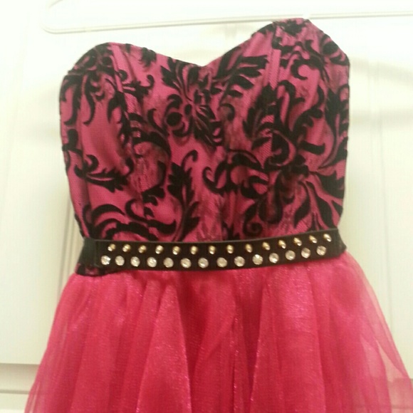 Dress - Picture 2 of 4