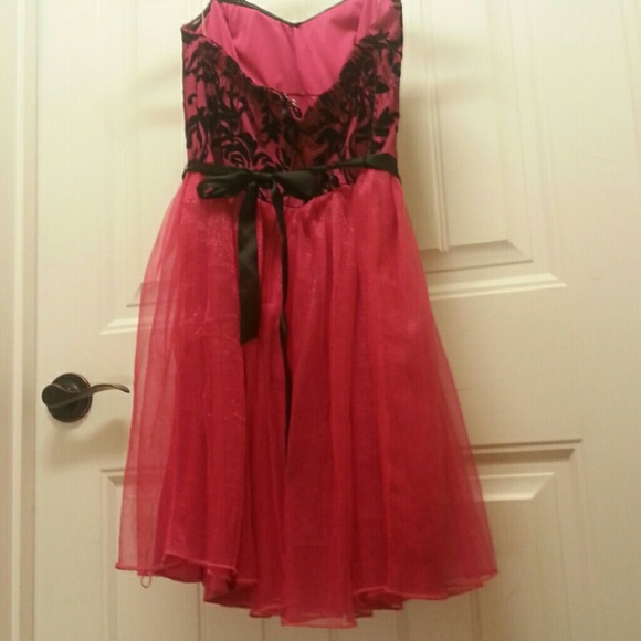 Dress - Picture 4 of 4