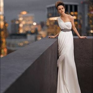 Vera Wang Grecian One Shoulder Gown w/ Bustle