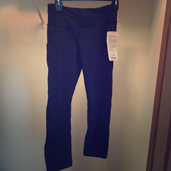 Lululemon Pace Rival Crop in Size 4