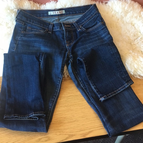 🌼 J Brand pencil leg jeans 🌼