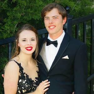 Meet your Posher, Courtney