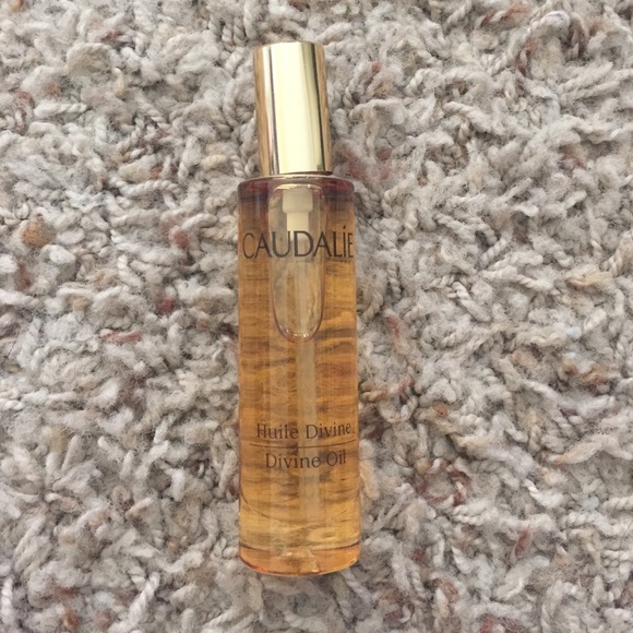 caudalie divine oil