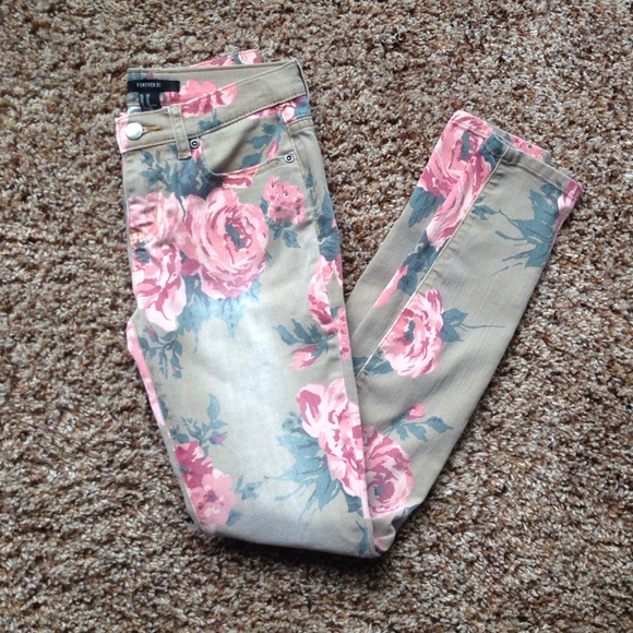 🌺 Super cute floral print skinny jeans 🌺