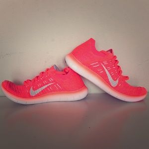 ⚡️Brand New Nike Flyknit RN size 6.5 (23.5cm)