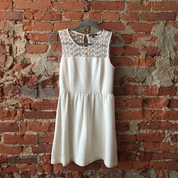 Monteau Dresses & Skirts - Pretty cream skater dress with floral and mesh