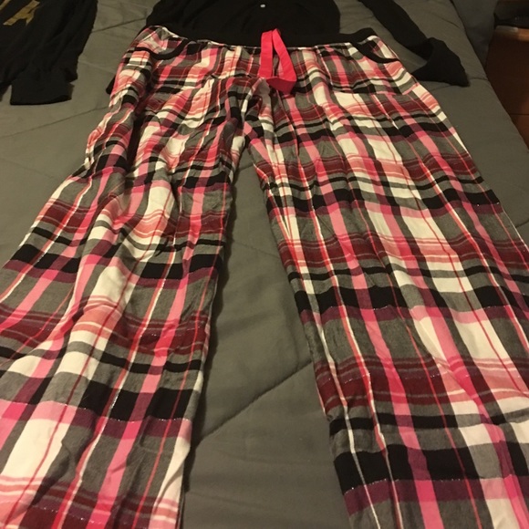 Victoria's Secret PJ set (never worn)