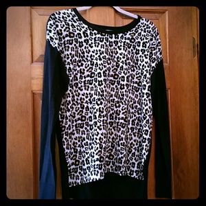 Van Heusen Sweater Size M NWT