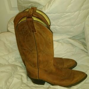 Dan post boots size 8