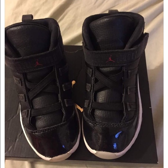 Toddler retro Jordan's