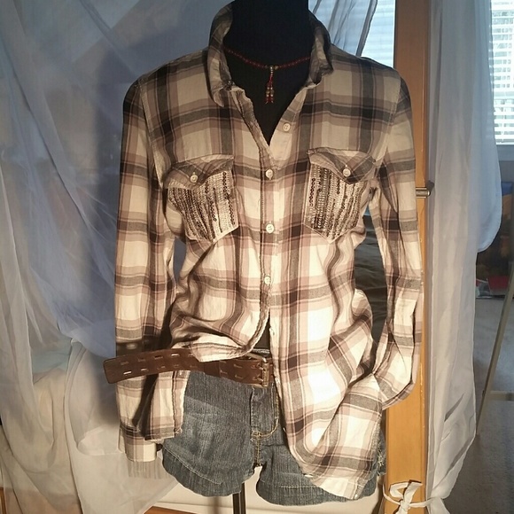 Ladies plaid shirt NWOT