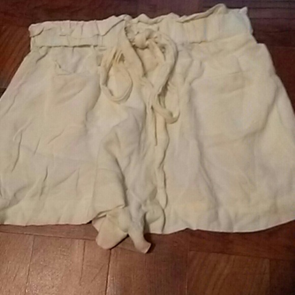 Shorts - Picture 2 of 3
