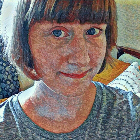 Meet your Posher, Sarah - Picture 2 of 2