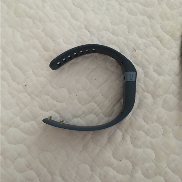 Fitbit Charge For Parts - Picture 3 of 4
