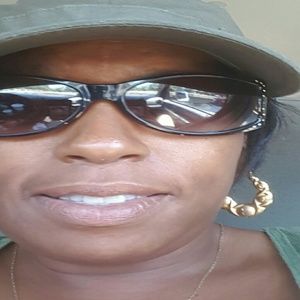 Meet your Posher, Iris