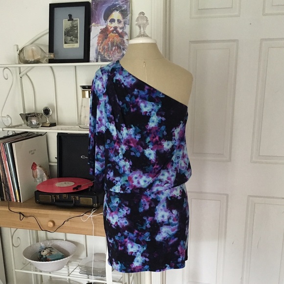 Jessica Simpson One Shoulder Multi Mini Dress - Picture 3 of 4