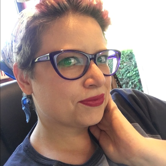 Meet your Posher, Lindsay - Picture 2 of 4