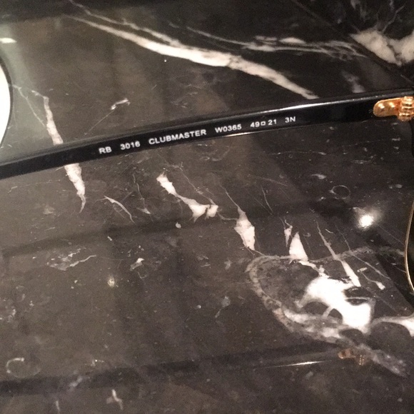 Ray Ban "clubmaster" sunglasses - Picture 4 of 5