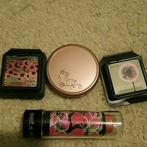 Travel size blush