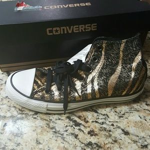 Converse new with tags