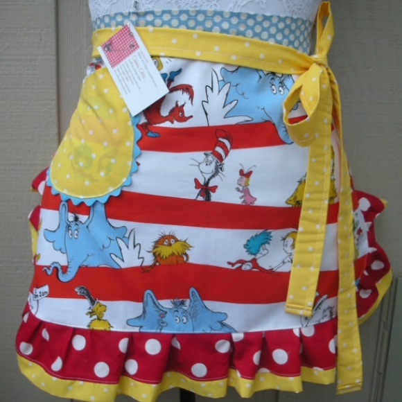 🆕 Dr. Seuss Half Apron - Picture 3 of 3