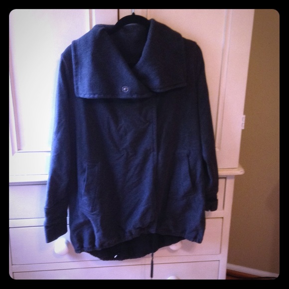 Lululemon sweatshirt