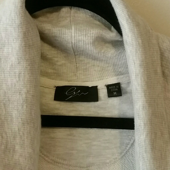 Cozy light gray shrug - Picture 3 of 4