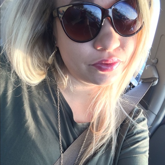 Meet your Posher, Myranda - Picture 1 of 1