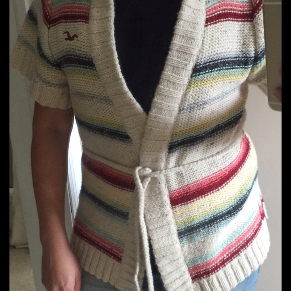 Hollister short sleeve sweater. Hood and tie belt.