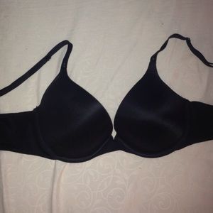 34 C Biofit black Victoria secret bra