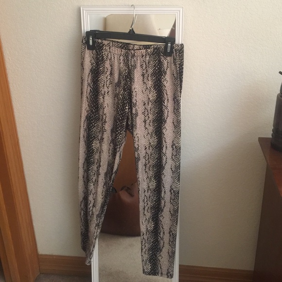 Snakeskin Print Leggings