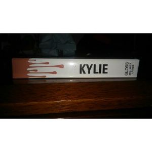Kylie Jenner lip gloss dolce K Kylie cosmetics