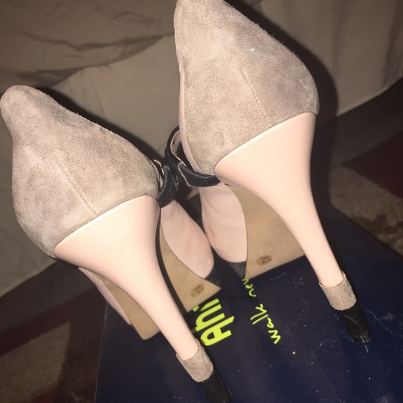 Jessica Simpson Peep Toe Pumps - Picture 3 of 4