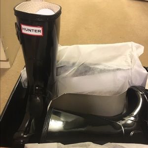 NEW In Box!! Short Gloss Hunter Boots