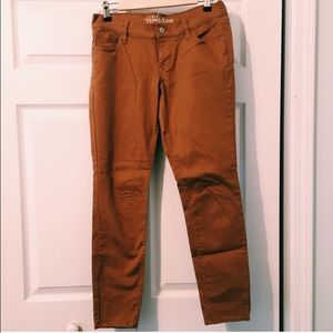 #FLASHSALEFRIDAY 🎉 Brown Skinny Jeans