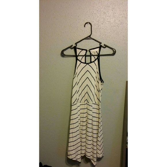 Asymmetrical skater dress - Picture 1 of 1