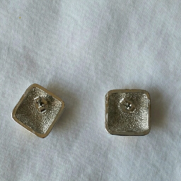 Vintage Earings - Picture 2 of 2