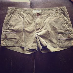 Old navy green khaki cargo shorts