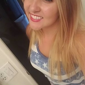 Meet your Posher, Suzanne